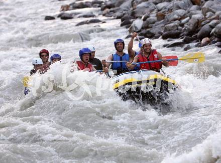 Eishockey. Teambuilding KAC. Rafting. Ainet, am 26.8.2007.
Foto: Kuess
---
pressefotos, pressefotografie, kuess, qs, qspictures, sport, bild, bilder, bilddatenbank