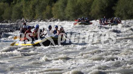 Eishockey. Teambuilding KAC. Rafting. Ainet, am 26.8.2007.
Foto: Kuess
---
pressefotos, pressefotografie, kuess, qs, qspictures, sport, bild, bilder, bilddatenbank