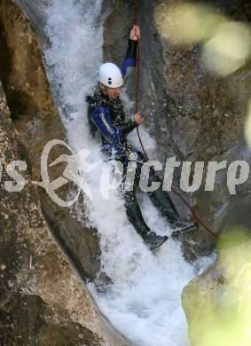 Eishockey. Teambuilding KAC. Canyoning. Ainet, am 26.8.2007.
Foto: Kuess
---
pressefotos, pressefotografie, kuess, qs, qspictures, sport, bild, bilder, bilddatenbank