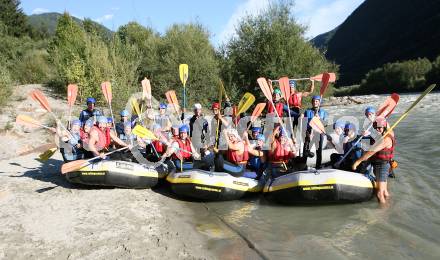 Eishockey. Teambuilding KAC. Rafting. Ainet, am 26.8.2007.
Foto: Kuess
---
pressefotos, pressefotografie, kuess, qs, qspictures, sport, bild, bilder, bilddatenbank