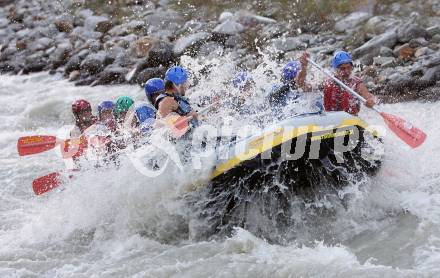 Eishockey. Teambuilding KAC. Rafting. Ainet, am 26.8.2007.
Foto: Kuess
---
pressefotos, pressefotografie, kuess, qs, qspictures, sport, bild, bilder, bilddatenbank