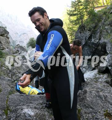 Eishockey. Teambuilding KAC. Canyoning. Ainet, am 26.8.2007.
Foto: Kuess
---
pressefotos, pressefotografie, kuess, qs, qspictures, sport, bild, bilder, bilddatenbank