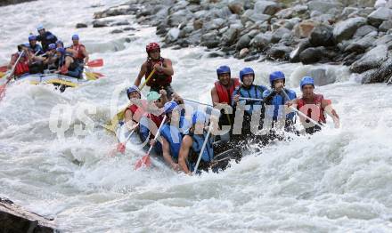 Eishockey. Teambuilding KAC. Rafting. Ainet, am 26.8.2007.
Foto: Kuess
---
pressefotos, pressefotografie, kuess, qs, qspictures, sport, bild, bilder, bilddatenbank