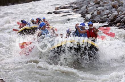 Eishockey. Teambuilding KAC. Rafting. Ainet, am 26.8.2007.
Foto: Kuess
---
pressefotos, pressefotografie, kuess, qs, qspictures, sport, bild, bilder, bilddatenbank