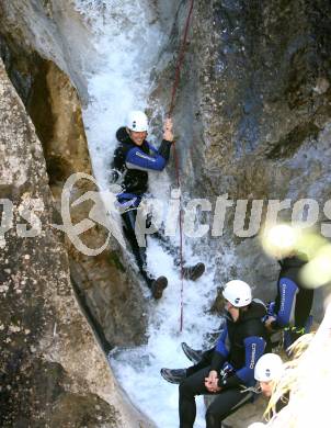 Eishockey. Teambuilding KAC. Canyoning. Ainet, am 26.8.2007.
Foto: Kuess
---
pressefotos, pressefotografie, kuess, qs, qspictures, sport, bild, bilder, bilddatenbank