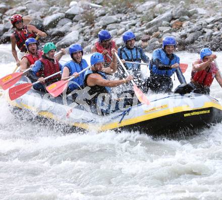 Eishockey. Teambuilding KAC. Rafting. Ainet, am 26.8.2007.
Foto: Kuess
---
pressefotos, pressefotografie, kuess, qs, qspictures, sport, bild, bilder, bilddatenbank