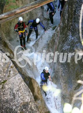 Eishockey. Teambuilding KAC. Canyoning. Ainet, am 26.8.2007.
Foto: Kuess
---
pressefotos, pressefotografie, kuess, qs, qspictures, sport, bild, bilder, bilddatenbank