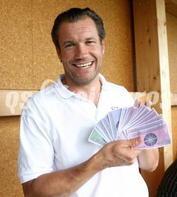 Euro 2008. Armin Assinger. Klagenfurt, am 5.7.2007.
Foto: Kuess
---
pressefotos, pressefotografie, kuess, qs, qspictures, sport, bild, bilder, bilddatenbank