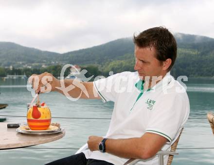 Fussball. Euro 2008. Joerg Schretter. Euro 2008 Koordinator. Klagenfurt, am 18.8.2007.
Foto: Kuess
---
pressefotos, pressefotografie, kuess, qs, qspictures, sport, bild, bilder, bilddatenbank