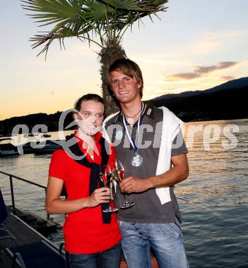 Segeln. Vizeweltmeister Niko Nico Resch mit Freundin. Velden, am 25.7.2007.
Foto: Kuess
---
pressefotos, pressefotografie, kuess, qs, qspictures, sport, bild, bilder, bilddatenbank