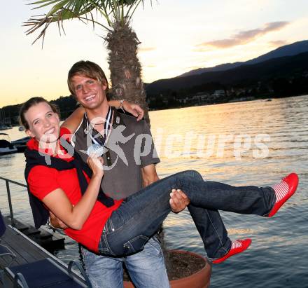 Segeln. Vizeweltmeister Niko Nico Resch mit Freundin. Velden, am 25.7.2007.
Foto: Kuess
---
pressefotos, pressefotografie, kuess, qs, qspictures, sport, bild, bilder, bilddatenbank