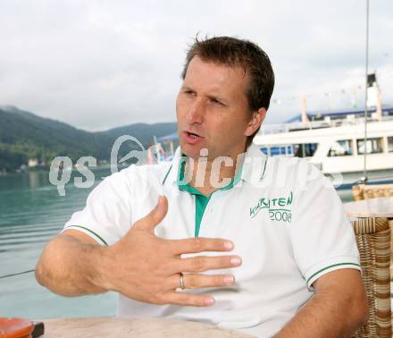 Fussball. Euro 2008. Joerg Schretter. Euro 2008 Koordinator. Klagenfurt, am 18.8.2007.
Foto: Kuess
---
pressefotos, pressefotografie, kuess, qs, qspictures, sport, bild, bilder, bilddatenbank