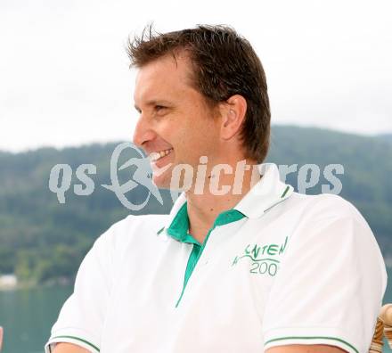 Fussball. Euro 2008. Joerg Schretter. Euro 2008 Koordinator. Klagenfurt, am 18.8.2007.
Foto: Kuess
---
pressefotos, pressefotografie, kuess, qs, qspictures, sport, bild, bilder, bilddatenbank