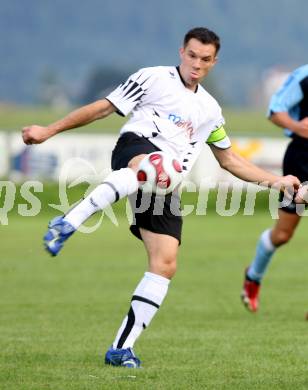 Fussball Unterliga West. Treffen gegen Dellach/Gail. Reinhard Koestl (Dellach). Treffen, am 1.9.2007.
Foto: Kuess 
---
pressefotos, pressefotografie, kuess, qs, qspictures, sport, bild, bilder, bilddatenbank