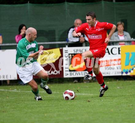 Fussball Kaerntner Liga. Landskron gegen Lendorf. Guido Lackner(Landskron), Stefan Lambert (Lendorf). Landskron, am 1.9.2007.
Foto: Kuess 
---
pressefotos, pressefotografie, kuess, qs, qspictures, sport, bild, bilder, bilddatenbank