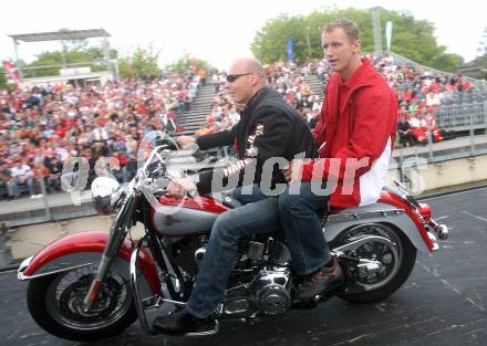 Eishockey. Mannschaftspraesentation KAC. Mike Craig. Klagenfurt, am 31.8.2007.
Foto: Kuess
---
pressefotos, pressefotografie, kuess, qs, qspictures, sport, bild, bilder, bilddatenbank