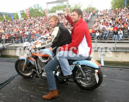 Eishockey. Mannschaftspraesentation KAC. Ben Thomson. Klagenfurt, am 31.8.2007.
Foto: Kuess
---
pressefotos, pressefotografie, kuess, qs, qspictures, sport, bild, bilder, bilddatenbank