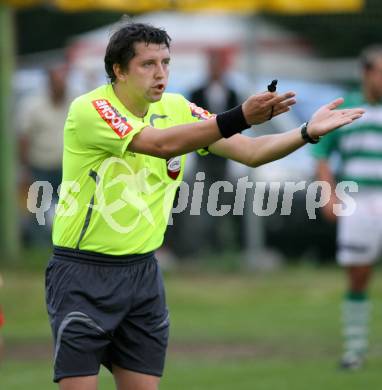 Fussball Kaerntner Liga. Landskron gegen Lendorf. Schiedsrichter Hannes Schellander. Landskron, am 1.9.2007.
Foto: Kuess 
---
pressefotos, pressefotografie, kuess, qs, qspictures, sport, bild, bilder, bilddatenbank