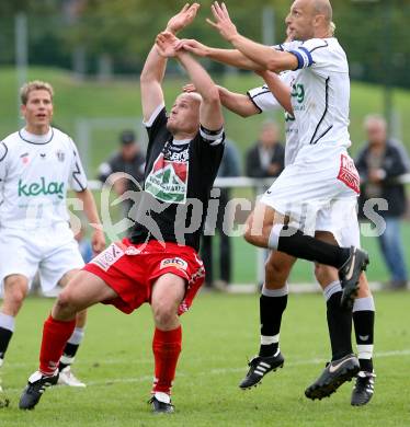 Fussball Regionalliga. FC Kaernten Amateure gegen Feldkirchen. Slobodan Grubor (FCK), Andreas Morak (Feldkirchen). Klagenfurt, am 2.9.2007.
Foto: Kuess 
---
pressefotos, pressefotografie, kuess, qs, qspictures, sport, bild, bilder, bilddatenbank