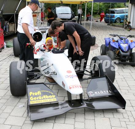 Motorsport. Mountain Race Simonhoehe. Bergrennen.  Startvorbereitungen Hermann Waldy (Oesterreich). Simonhoehe, am 2.9.2007.
Foto: Kuess
---
pressefotos, pressefotografie, kuess, qs, qspictures, sport, bild, bilder, bilddatenbank