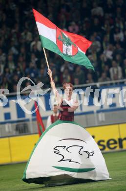 Fussball. Laenderspiel Oesterreich gegen Japan. Stadioneroeffnung.  Fahne der Stadt Klagenfurt. Klagenfurt, am 7.9.2007.
Foto: Kuess
---
pressefotos, pressefotografie, kuess, qs, qspictures, sport, bild, bilder, bilddatenbank