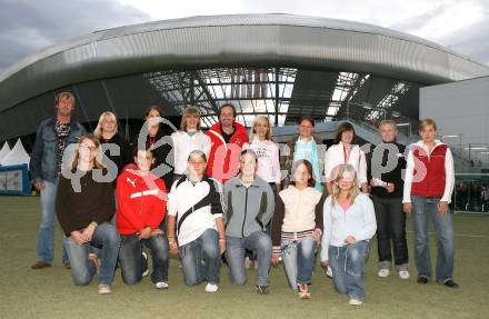 Fussball. Laenderspiel Oesterreich gegen Japan. Frauenmannschaft Spittal,  Sportlandesrat Wolfgang Schantl.  Klagenfurt, am 7.9.2007.
Foto: Kuess
---
pressefotos, pressefotografie, kuess, qs, qspictures, sport, bild, bilder, bilddatenbank