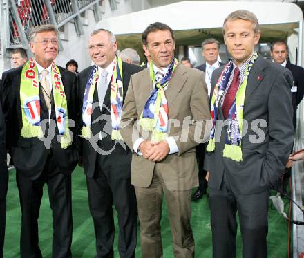 Fussball. Laenderspiel Oesterreich gegen Japan. Stadioneroeffnung.  Buergermeister Harald Scheucher, Bundeskanzler Alfred Gusenbauer, Landeshauptmann Joerg Haider, Staatssekretaer Reinhold Lopatka. Klagenfurt, am 7.9.2007.
Foto: Kuess
---
pressefotos, pressefotografie, kuess, qs, qspictures, sport, bild, bilder, bilddatenbank