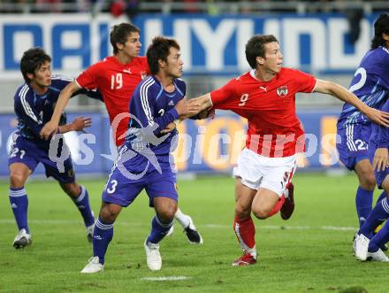 Fussball. Laenderspiel Oesterreich gegen Japan. Roland Linz, Martin Harnik (Oesterreich), Akira Kaji, Yuichi Komano (Japan).  Klagenfurt, am 7.9.2007.
Foto: Kuess
---
pressefotos, pressefotografie, kuess, qs, qspictures, sport, bild, bilder, bilddatenbank