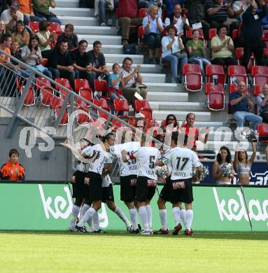 Fussball Bundesliga. SK Austria Kelag Kaernten gegen FK Austria Magna. Torjubel Austria Kaernten. Klagenfurt, am 15.9.2007.
Foto: Kuess
---
pressefotos, pressefotografie, kuess, qs, qspictures, sport, bild, bilder, bilddatenbank