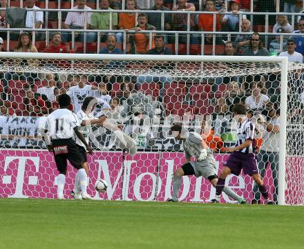 Fussball Bundesliga. SK Austria Kelag Kaernten gegen FK Austria Magna. 1:0 fuer Austria Kaernten durch Roland Kollmann. Szabolcs Safar (Austria Magna). Klagenfurt, am 15.9.2007.
Foto: Kuess
---
pressefotos, pressefotografie, kuess, qs, qspictures, sport, bild, bilder, bilddatenbank