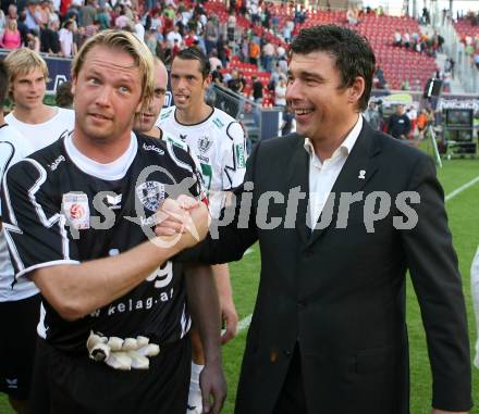 Fussball Bundesliga. SK Austria Kelag Kaernten gegen FK Austria Magna. Jubel Austria Kaernten.  Mario Canori  gratuliert Andreas Schranz. Klagenfurt, am 15.9.2007.
Foto: Kuess
---
pressefotos, pressefotografie, kuess, qs, qspictures, sport, bild, bilder, bilddatenbank