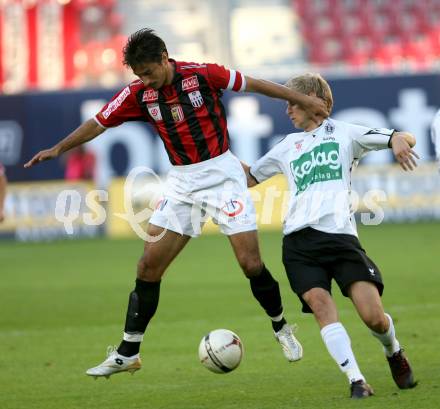 Fussball Bundesliga. SK Austria Kaernten gegen LASK Linz. Manuel Weber (Kaernten), Ivica Vastic (LASK). Hypo Group Arena. Klagenfurt, am 22.9.2007.
Foto: Kuess 
---
pressefotos, pressefotografie, kuess, qs, qspictures, sport, bild, bilder, bilddatenbank