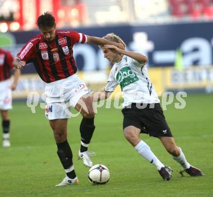 Fussball Bundesliga. SK Austria Kaernten gegen LASK Linz. Manuel Weber (Kaernten), Ivica Vastic (LASK). Hypo Group Arena. Klagenfurt, am 22.9.2007.
Foto: Kuess 
---
pressefotos, pressefotografie, kuess, qs, qspictures, sport, bild, bilder, bilddatenbank