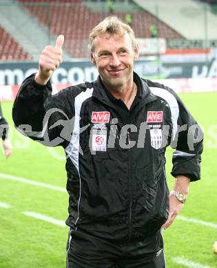 Fussball Bundesliga. SK Austria Kaernten gegen LASK Linz. Jubel. Trainer Karl Daxbacher (LASK). Hypo Group Arena. Klagenfurt, am 22.9.2007.
Foto: Kuess 
---
pressefotos, pressefotografie, kuess, qs, qspictures, sport, bild, bilder, bilddatenbank