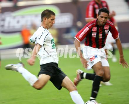 Fussball Bundesliga. SK Austria Kaernten gegen LASK Linz. Sandro Zakany (Kaernten), Raul Wendel (LASK). Hypo Group Arena. Klagenfurt, am 22.9.2007.
Foto: Kuess 
---
pressefotos, pressefotografie, kuess, qs, qspictures, sport, bild, bilder, bilddatenbank