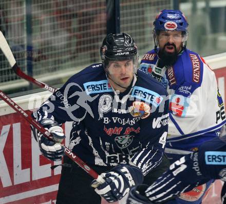 Erste Bank Eishockey Bundesliga. VSV gegen Alba Volan Fetiva. Markus Peintner (VSV), Andreas Horvath (Alba Volan). Villach, am 27.9.2007.
Foto: Kuess
---
pressefotos, pressefotografie, kuess, qs, qspictures, sport, bild, bilder, bilddatenbank