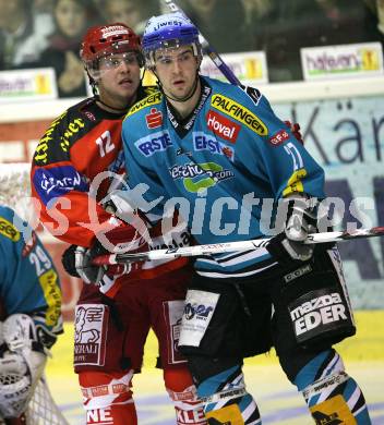 Eishockey Bundesliga. KAC gegen EHC Liwest Linz. Benjamin Thomason (KAC), Gerd Gruber (Linz). Klagenfurt, am 28.9.2007.
Foto: Kuess
---
pressefotos, pressefotografie, kuess, qs, qspictures, sport, bild, bilder, bilddatenbank