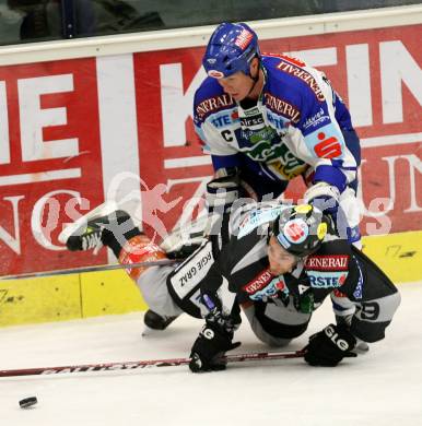 Erste Bank Eishockey Bundesliga. VSV gegen Graz 99ers. Mike Stewart (VSV), Grag Day (Graz). Villach, am 30.9.2007.
Foto: Kuess 
---
pressefotos, pressefotografie, kuess, qs, qspictures, sport, bild, bilder, bilddatenbank