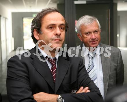 FUSSBALL - EURO 2008, Europameisterschaft, Besichtigung des Woerthersee Stadions. Michel Platini (UEFA) Dr. Thomas Partl (Praesidenten des Kaerntner Fußballverbandes). Klagenfurt, 1.10.2007
Foto: Kuess 
---
pressefotos, pressefotografie, kuess, qs, qspictures, sport, bild, bilder, bilddatenbank