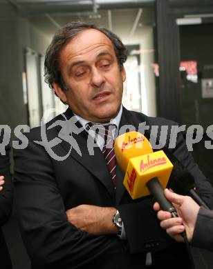 FUSSBALL - EURO 2008, Europameisterschaft, Besichtigung des Woerthersee Stadions. Michel Platini (UEFA). Klagenfurt, 1.10.2007
Foto: Kuess 
---
pressefotos, pressefotografie, kuess, qs, qspictures, sport, bild, bilder, bilddatenbank