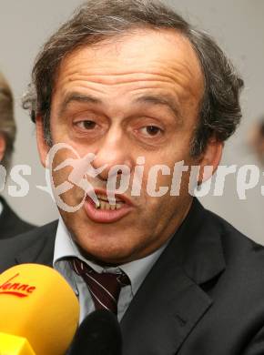 FUSSBALL - EURO 2008, Europameisterschaft, Besichtigung des Woerthersee Stadions. Michel Platini (UEFA). Klagenfurt, 1.10.2007
Foto: Kuess 
---
pressefotos, pressefotografie, kuess, qs, qspictures, sport, bild, bilder, bilddatenbank