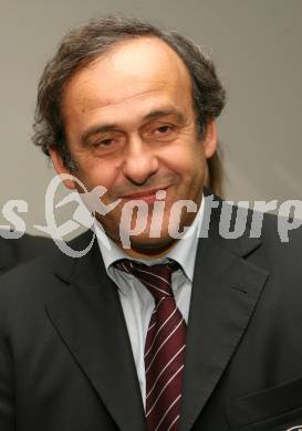 FUSSBALL - EURO 2008, Europameisterschaft, Besichtigung des Woerthersee Stadions. Michel Platini (UEFA). Klagenfurt, 1.10.2007
Foto: Kuess 
---
pressefotos, pressefotografie, kuess, qs, qspictures, sport, bild, bilder, bilddatenbank