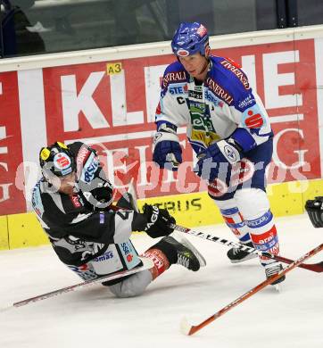 Erste Bank Eishockey Bundesliga. VSV gegen Graz 99ers. Mike Stewart (VSV), Greg Day (Graz). Villach, am 30.9.2007.
Foto: Kuess 
---
pressefotos, pressefotografie, kuess, qs, qspictures, sport, bild, bilder, bilddatenbank