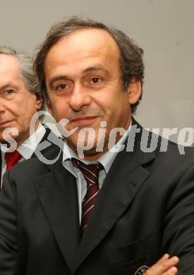 FUSSBALL - EURO 2008, Europameisterschaft, Besichtigung des Woerthersee Stadions. Michel Platini (UEFA). Klagenfurt, 1.10.2007
Foto: Kuess 
---
pressefotos, pressefotografie, kuess, qs, qspictures, sport, bild, bilder, bilddatenbank