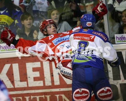 Erste Bank Eishockey Bundesliga. KAC gegen VSV. Kirk Furey (KAC), Roland Kaspitz (VSV). Klagenfurt, am 4.10.2007.
Foto: Kuess
---
pressefotos, pressefotografie, kuess, qs, qspictures, sport, bild, bilder, bilddatenbank