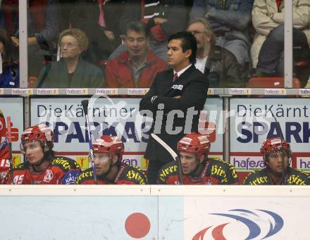 Erste Bank Eishockey Bundesliga. KAC gegen VSV. Spielerbank. Many Viveiros (KAC). Klagenfurt, am 4.10.2007.
Foto: Kuess
---
pressefotos, pressefotografie, kuess, qs, qspictures, sport, bild, bilder, bilddatenbank