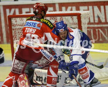 Erste Bank Eishockey Bundesliga. KAC gegen VSV. Jeffrey Tory (KAC), Devin Edgerton (VSV). Klagenfurt, am 4.10.2007.
Foto: Kuess
---
pressefotos, pressefotografie, kuess, qs, qspictures, sport, bild, bilder, bilddatenbank