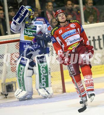 Erste Bank Eishockey Bundesliga. KAC gegen VSV. David Schuller (KAC), Gert Prohaska (VSV). Klagenfurt, am 4.10.2007.
Foto: Kuess
---
pressefotos, pressefotografie, kuess, qs, qspictures, sport, bild, bilder, bilddatenbank