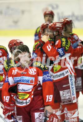 Erste Bank Eishockey Bundesliga. KAC gegen VSV. Wieder nichts. Enttaeuschung. Christian Ban (KAC). Klagenfurt, am 4.10.2007.
Foto: Kuess
---
pressefotos, pressefotografie, kuess, qs, qspictures, sport, bild, bilder, bilddatenbank