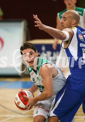 Basketball Bundesliga. Woerthersee Piraten gegen Team Swans Gmunden. Andreas Kuttnig (Piraten), Luke Lloyd (Gmunden). Klagenfurt, am 6.10.2007.
Foto: Kuess
---
pressefotos, pressefotografie, kuess, qs, qspictures, sport, bild, bilder, bilddatenbank